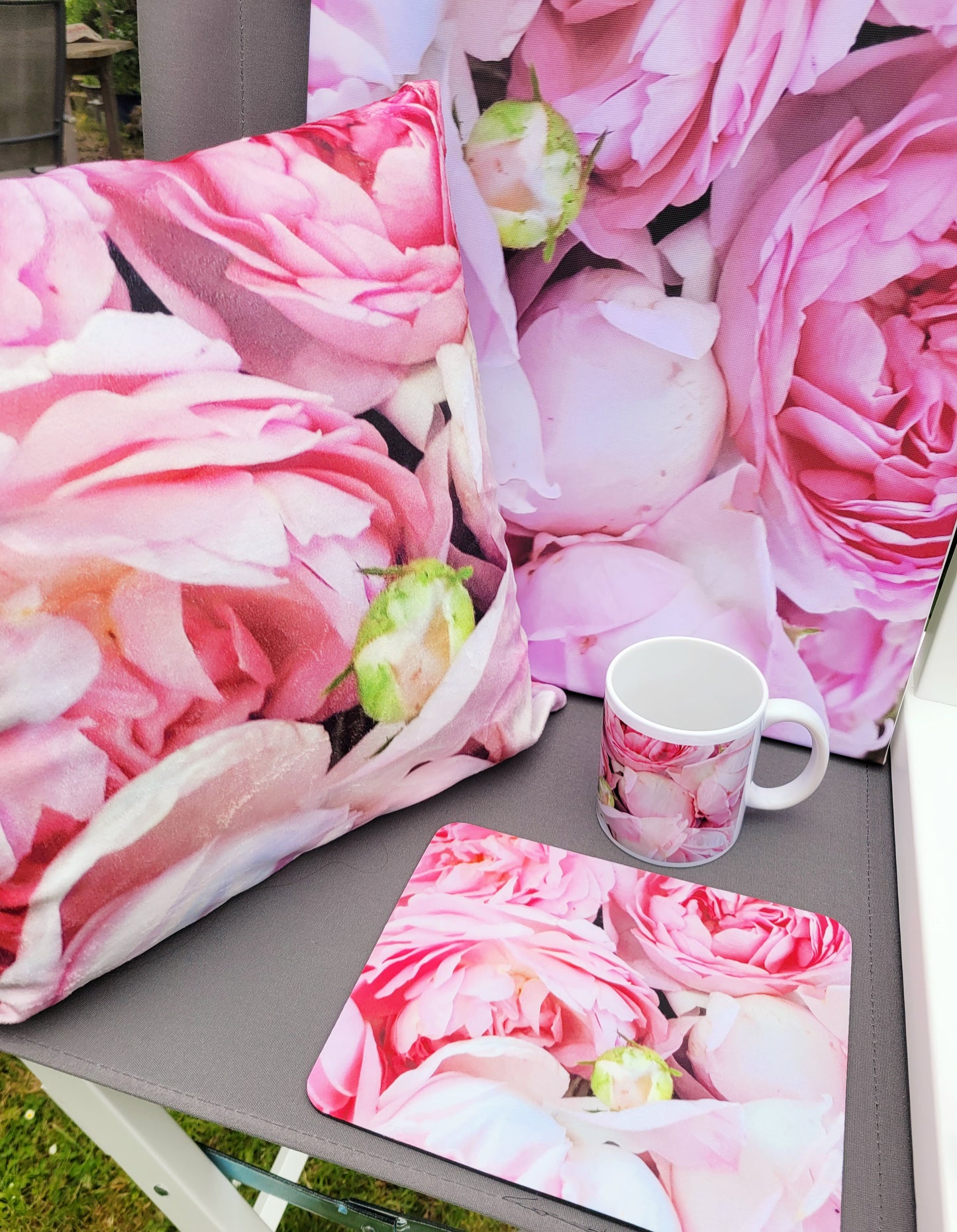 Set de alfombrilla, cojín y taza ´Enchanting blush´