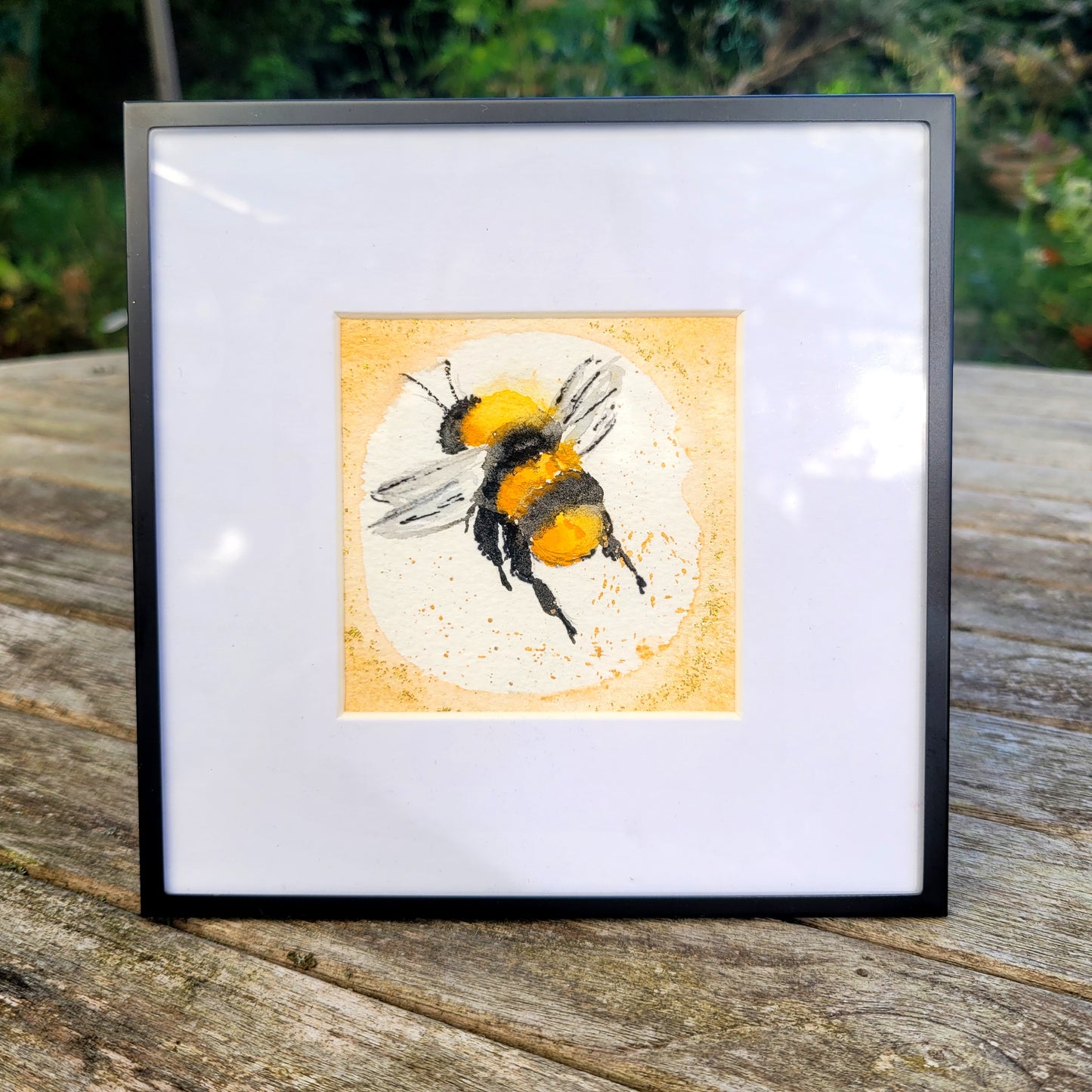 Watercolor ´Bumble bee in golden glitter´, 10x10cm